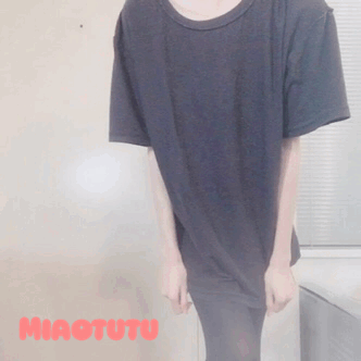 miaotutu:嘻嘻这两天拍的 终于找到了个光线比较温柔的小角落w！tumblr动图最多只能有三秒有点残念（¯﹃¯）