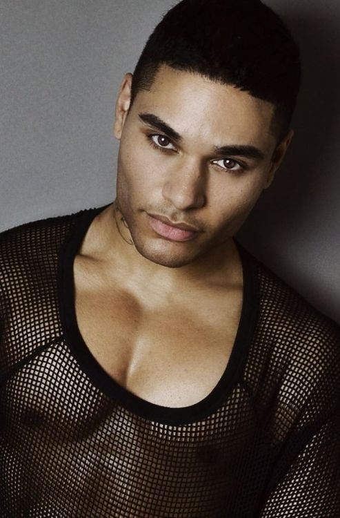 https://male-dreams-blog.tumblr.com/post/118221140215