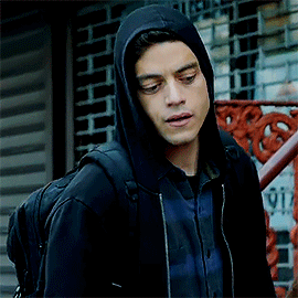 queerhawkeye:[Caption: gifs of a scene from Mr. Robot. Elliot is at the front steps of his building,