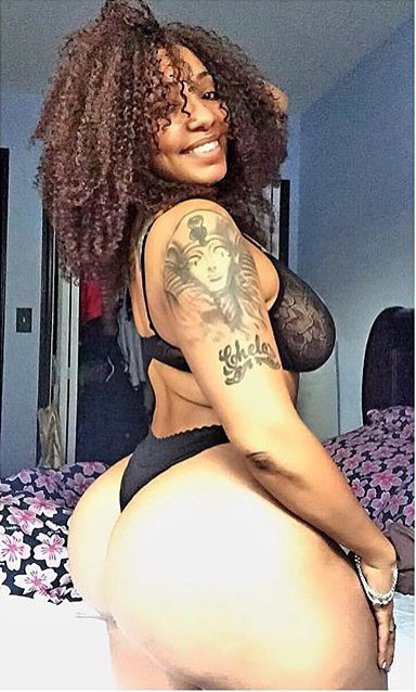 hcfmodels:  insanebodiez:  ChelaPowerful Thickness  Mind blowing thickness and beauty.