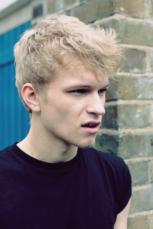 strangeforeignbeauty:  Ben Easton [ male models | 1000+ notes | facebook | twitter | google+ | instagram ] 