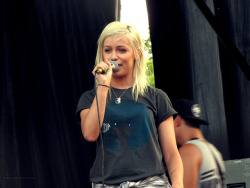 causeyouaremylittlestar:  Jenna McDougall | Tonight Alive