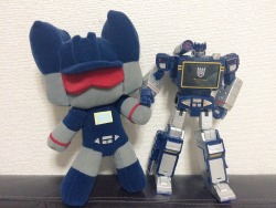 sayoko34:  This soundwave was hand made by