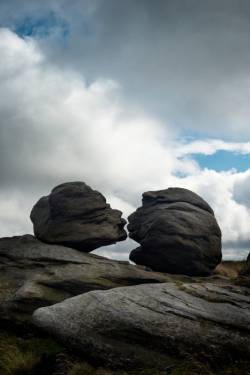 kamamosh:Wain Stones or ‘Kissing Stones’ near Pennine Way at Bleaklow Head - Peak District, England (photo: Lonely Planet)