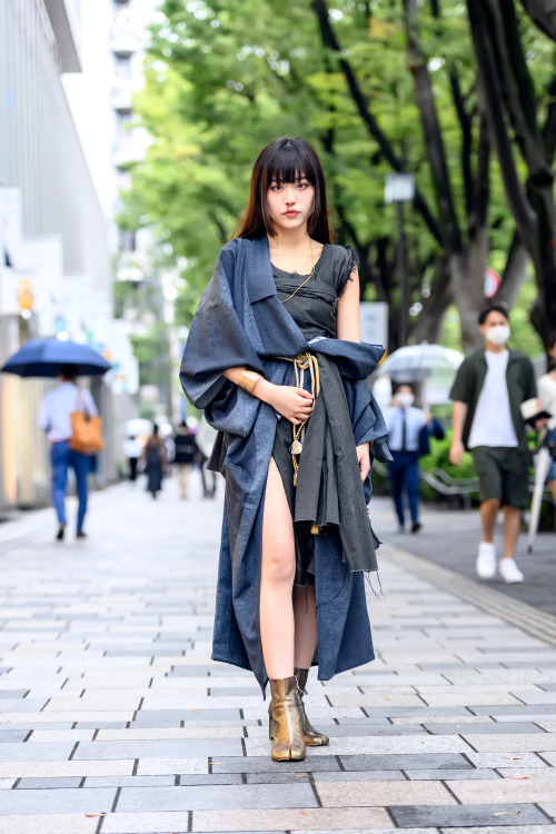 tokyo-fashion: 20-year-old Japanese art student Arai on the street in Tokyo’s Omotesando neighborhoo