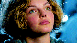 leethompkins:GET TO KNOW ME MEME |  [ 2/5 ] tv shows: Gotham↳ You have to love Gotham. People always