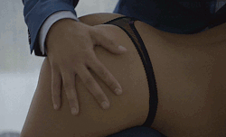 https://64.media.tumblr.com/2d913d4858dd8390c6af03a7adfbd872/tumblr_o4bljuDcoi1t16j8ao1_r1_500.gif