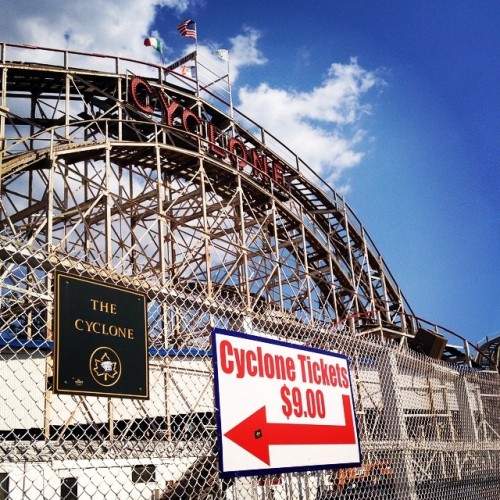 I hit my 7-year anniversary of moving to NYC tomorrow. What better way to celebrate than hanging with @joanna_mo in Coney Island for the first time? (at Coney Island Cyclone)