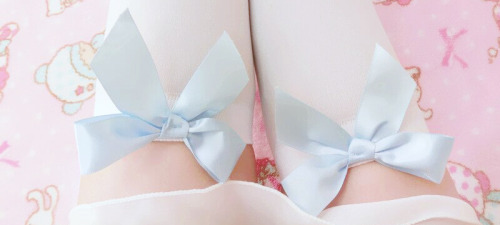 pinkcaramelcorn:Pastel Bow Thighs (baby blue or baby pink) | 2.99$use the code “pinkcaramel” for a s