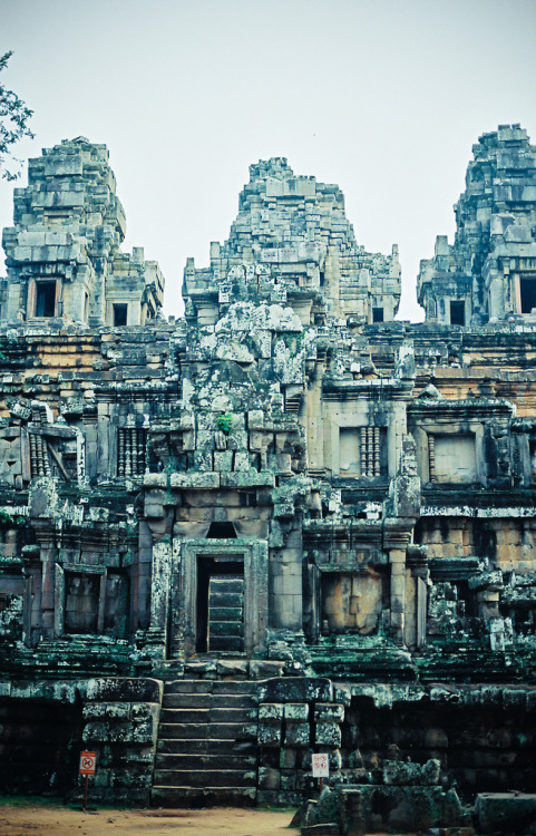 travelthisworld:  Angkor Wat, Cambodia | by playfulming 