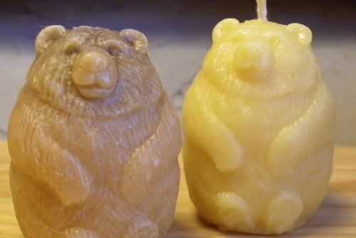 littlealienproducts:Chubby Bear Candles byPeaPickleFarmBeeswax