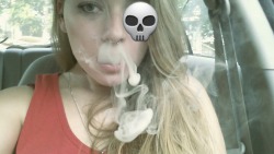 lalunelarue:  Hotboxing