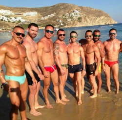 penisbeach:  Speedos DOWN, boys!!