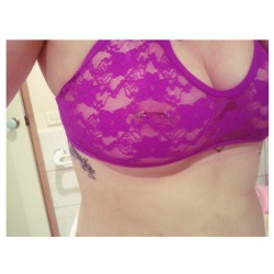 secrets-and-sins:  these lace crops are amazingly comfortable :)))