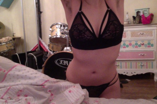 cute-porn-princess: i went out to buy a dress and came back with this i bought a dress too tho  Goo