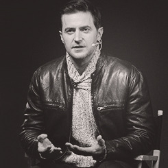 richards-smile - Richard Armitage → Hobbit Q&A in London, Dec...