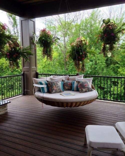 fancy-club-hot-tub:  taramysweetlove: Outdoor Spaces   Nice