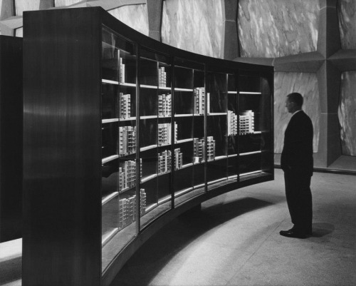 jonasgrossmann:  display case at the beinecke rare book and manuscript library, yale university, new haven - gordon bunshaft for som (1963) 