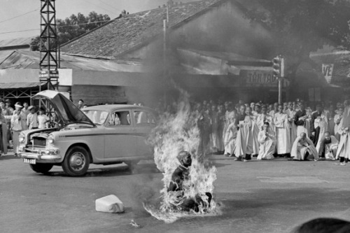  Thich Quang Duc was a Vietnamese Mahayana Buddhist monk who burned himself to death at a busy Saigon road intersection on June 11 1963. Quang Duc was protesting about the persecution of Buddhists by the South Vietnamese government led by Ngo Dinh Diem.