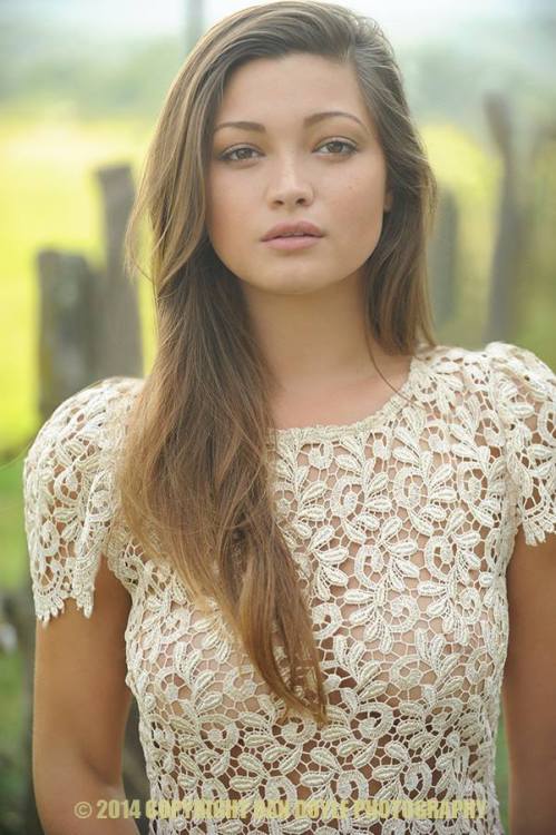 #modelmonday sexpot next door @Chelsiearyn 