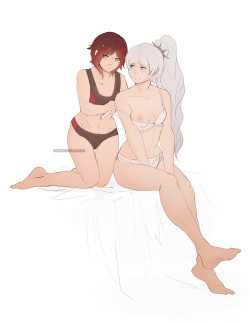 reverselaw: i don’t usually ship whiterose but i wanted to practice drawing girls with smaller body types