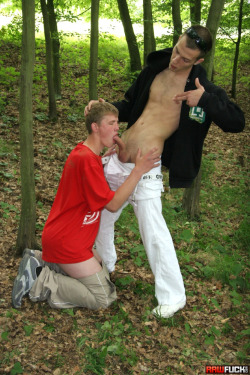 kink4twinks:  sex in the woods