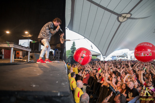 Breathe Carolina playing at the Vans Warped Tour at Darien Lakes (Buffalo, NY) on 7.8.14 Copyright 2