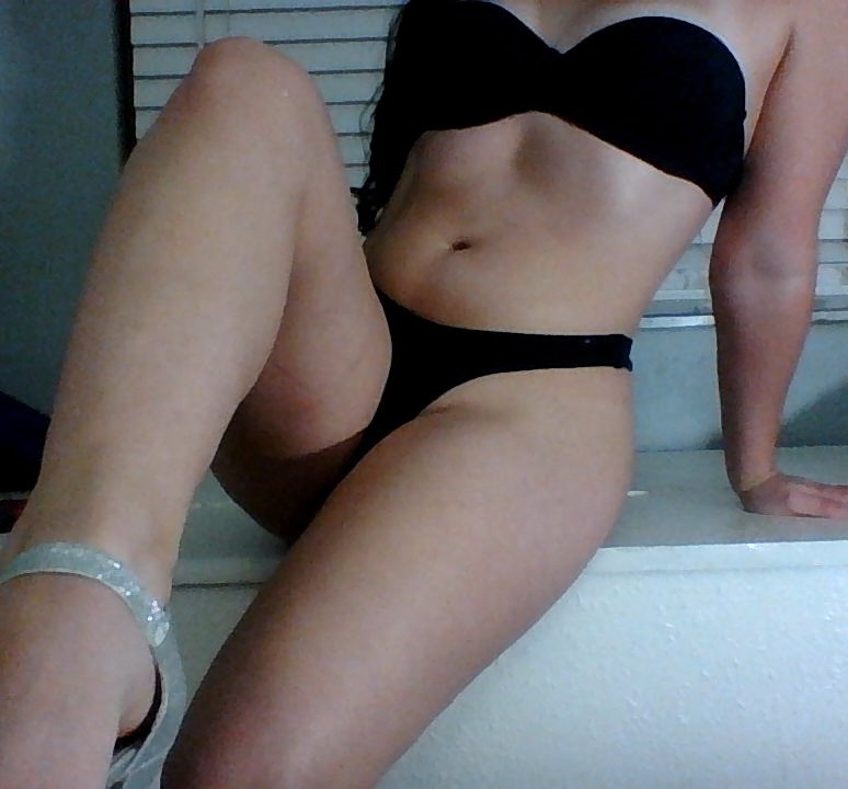 horny-cutiepie:How my night is going so far 😘Im definitely going to delete these