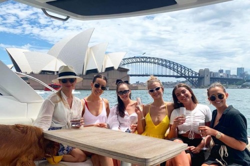 Thanks for the most beautiful day out on the harbour @svetlana_sinilova!! Oh how i missed Sydney Sum