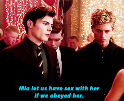 DAILY VAMPIRE ACADEMY
