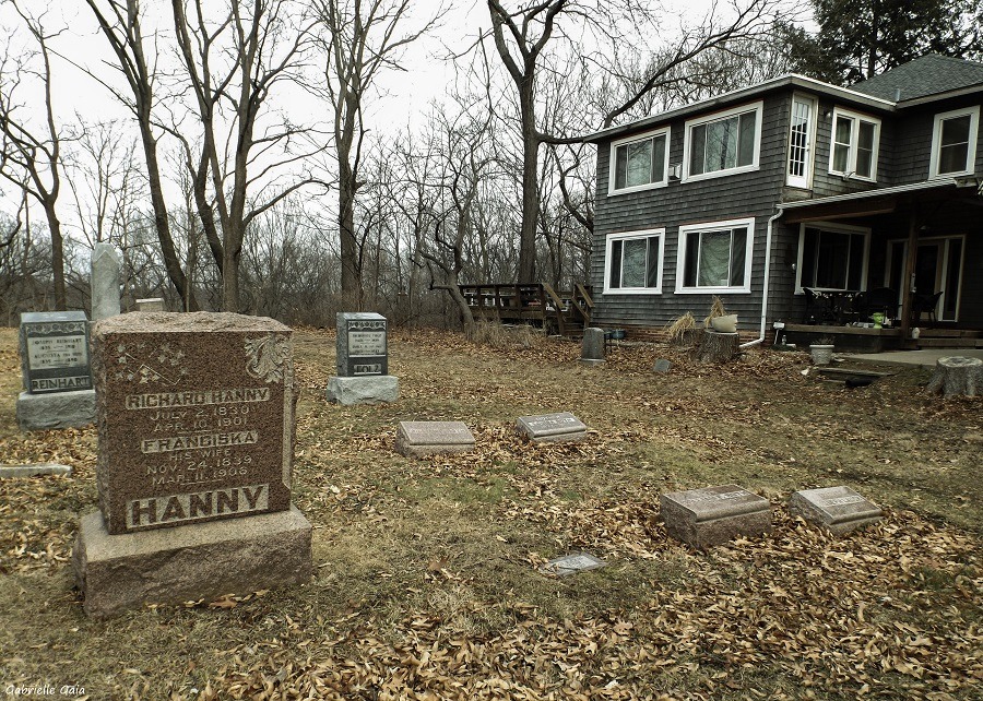 daughterofchaos:  St. Joseph’s Cemetery in West Peoria, Illinois February 5, 2016