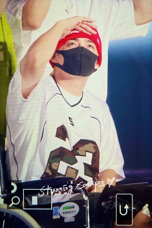 MY HEART I'm So Glad He Got To Be On Stage With Them And He Seems So Happy