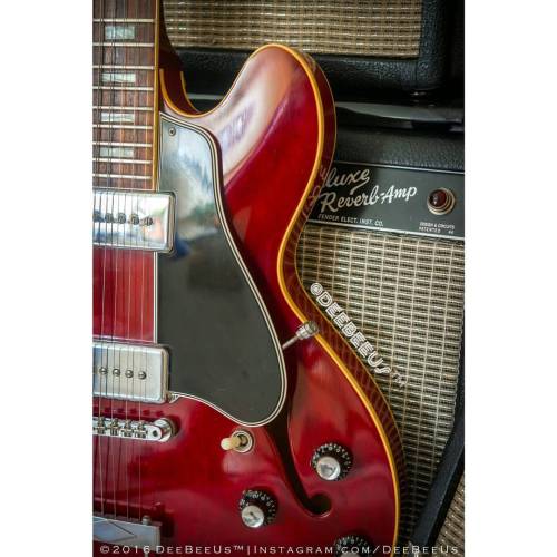 deebeeus:  1966 #Gibson #ES330 & October 1963 #Fender #DeluxeReverb.  #guitar #guitars #gibsonguitars #vintageguitars #vintagegibsons #amps #amplifiers #fenderamps #vintageamps #vintagefenders #guitarphotography #ampphotography 