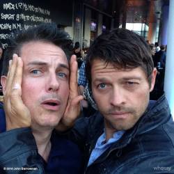 despair-fallen-angel:  John Barrowman oficial news… Comic Con… HE MEETS MISHA AND BENEDICT WHERE IS MY FUCK SUPERWHOLOCK ? 