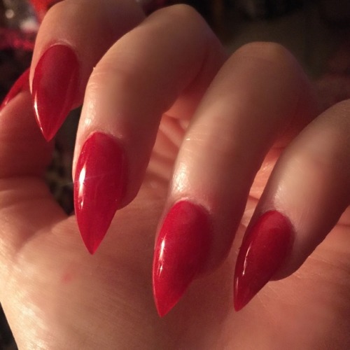 persistentlyfem:nails have always had a particularly resonant power for me - some of my earliest imp