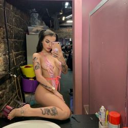 stripper-locker-room:  https://www.instagram.com/ivycf_/