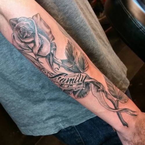 All done for Now that is… till the Next one. #TopRockerTattoo #SerVWasHere #FamilyFirst #rose