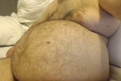 cubsbearsbelliesandcocks:  My big hairy ball