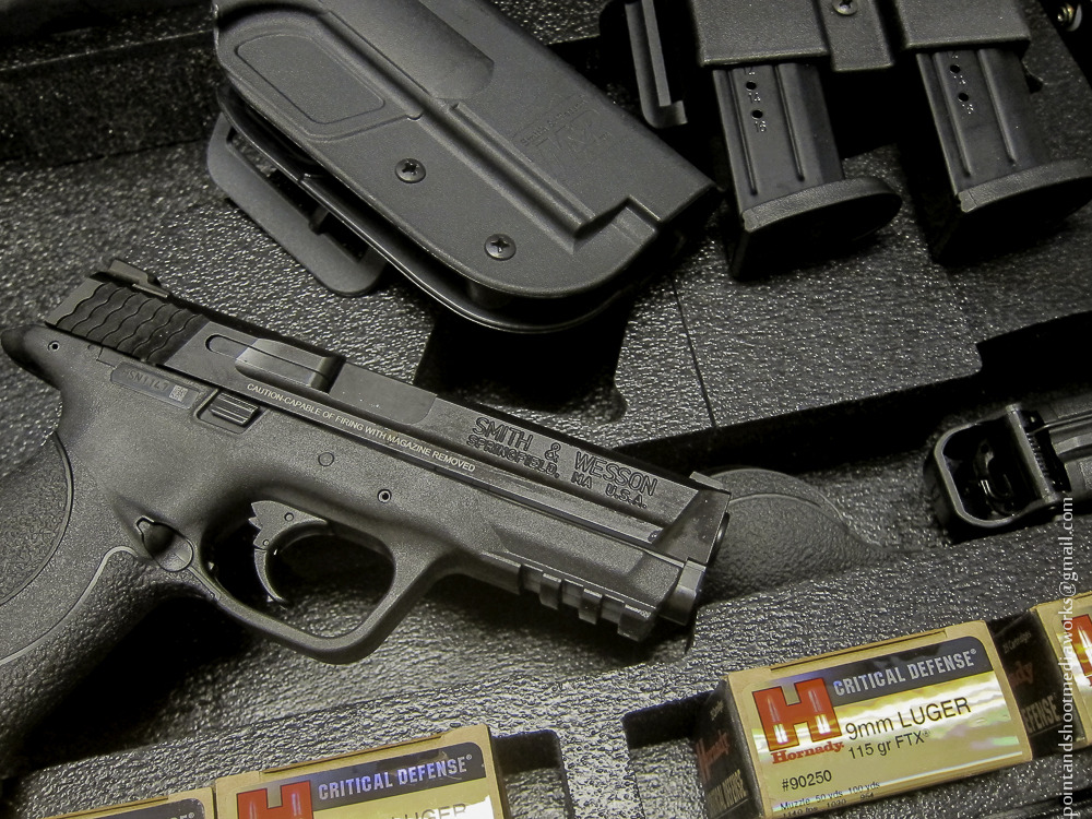 pointandshootmediaworks:  S&amp;W M&amp;P 9MM 