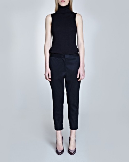 M Patmos is a New York based ready to wear collection that balances structural and architectural sil