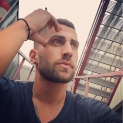 outboundny:A SMOKING HOT DUDE!