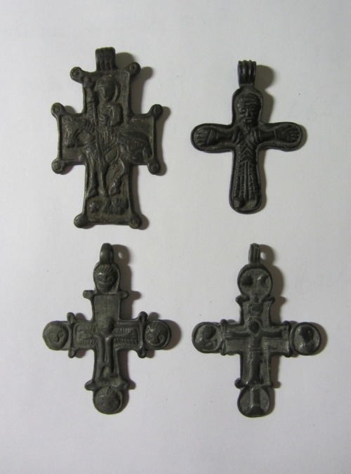 tumuseum:  Byzantine cross pendant, 11th century. 