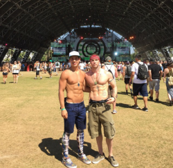 topnotchbodies:  Scenes from coachella