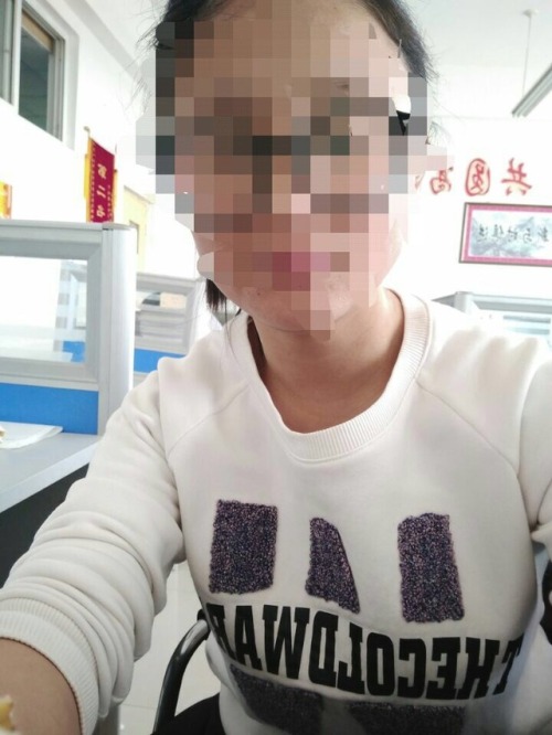 1724924949: 没戴胸罩，看得出来吗？