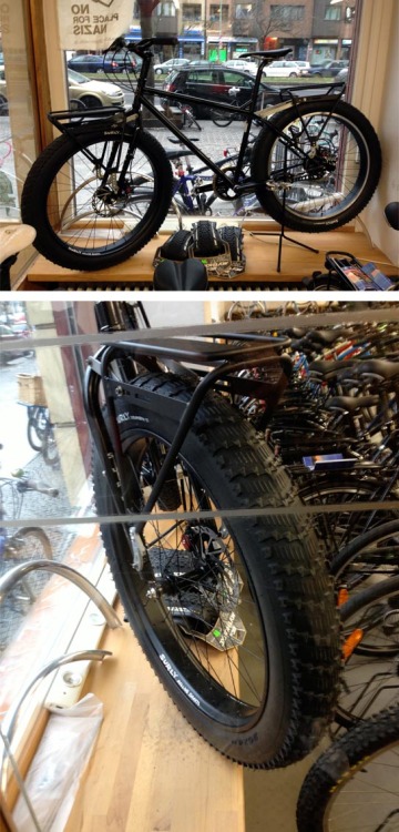 entiendobuchwald: Surly Pugsley Lately i’ve seen this great surly at my local bike shop. since the f