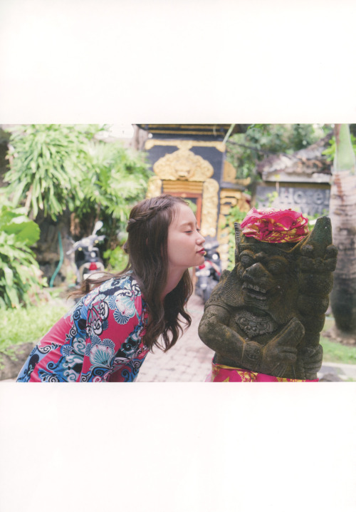 voz48reloaded:  Nagao Mariya 1st Photobook 「Utsukushii Saibo」