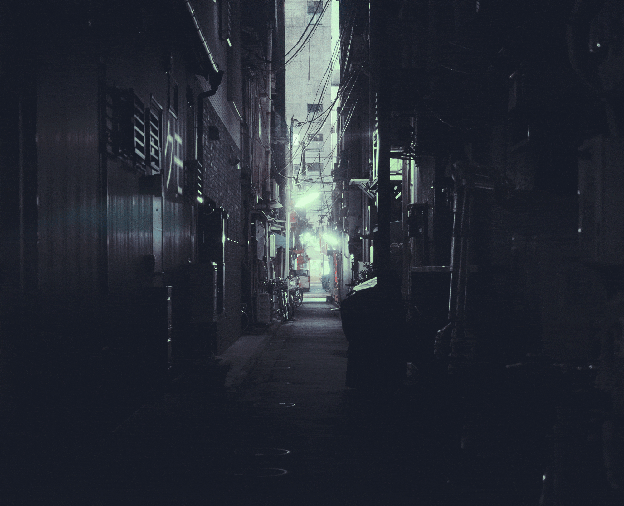 archatlas:  Tōkyō Desu Last year we featured the stunning images of Tokyo by Nina