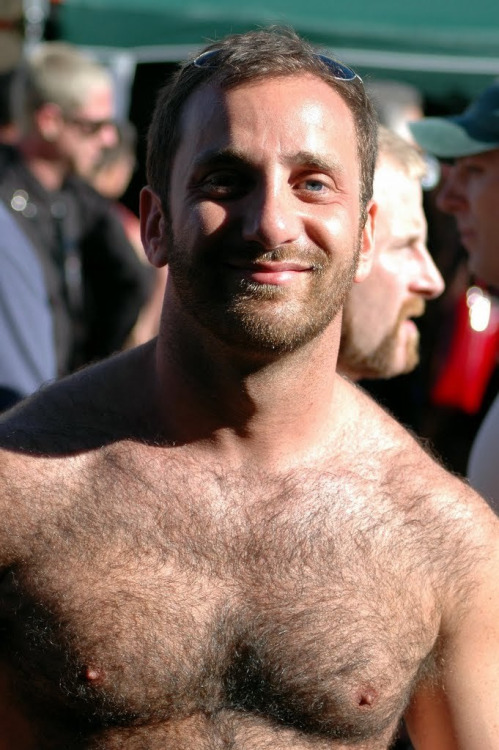 temporada-de-caza:  I-Love-Hairy-Men 