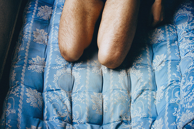 ifancylegs:  Con mucha música en sus arterias, by Ronald Gab 夏 on Flickr. 