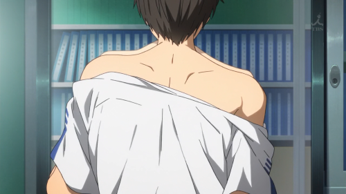 yoshi-x2: At least show his back before the shirt went on, dammit!